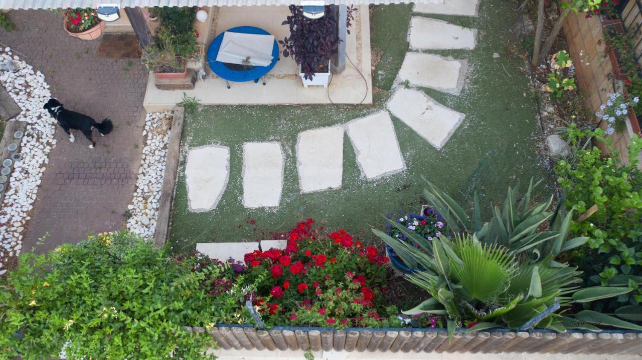צימר רומנטי ואיכותי בפרדס חנה La Baita Exterior foto